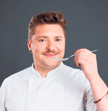 Šefpavārs Juris Latišenoks.