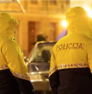 Valsts policijas darbinieki par kolēģes iespējamiem koruptīvajiem noziegumiem uzzināja un informāciju nodeva Iekšējās drošības birojam.