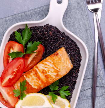 Pikantā zivs fileja ar laimu un koriandru.