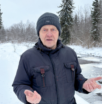 Jānis Leišavnieks: "Atkarībā no ūdens daudzuma darbinu vienu, divas vai trīs turbīnas. Ziemas laikā nereti pietiek ar vienu turbīnu, kas stundas laikā ražo aptuveni 70 kilovatstundas elektroenerģijas."