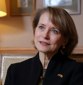 Solveiga Silkalna: "Lietuvieši ir ļoti enerģiski, mazāk baidās no riska un kļūdīties. Latvieši turpretī ir pazīstami ar ilgāku nomērīšanu pirms griešanas."