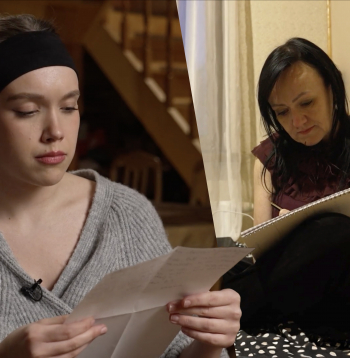 Agrita Bindre vecākajai meitai Esterei raksta emocionālu vēstuli.