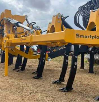 'Agrisem Smartplow Combi' arkls. 'Agrisem Smartplow Combi' arkls.