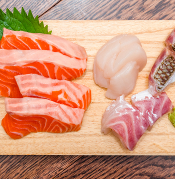 Trekno zivju grupa – lasis, skumbrija, siļķe, sardīnes, forele – ir bagāta ar omega-3 taukskābēm.