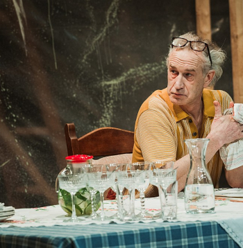 Ģirts Krūmiņš Roalda Dāla lomā.