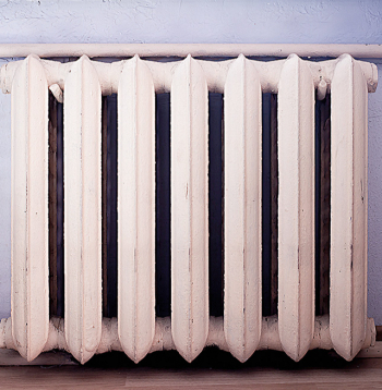 Sistēmā var izmantot gan čuguna, gan modernos tērauda radiatorus.