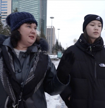 Margarita Kolosova gatava izdabāt kazahu drauga bērnu vēlmēm.