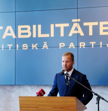 Politiskās partijas "Stabilitātei!" valdes priekšsēdētājs Aleksejs Rosļikovs.