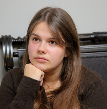 Nikola Skuja: "Kāpēc jauniešus nevilina skolotāja profesija? Tāpēc, ka viņi nav redzējuši laimīgu pedagogu. Lai jaunietis pats vēlētos kļūt par skolotāju, viņam ir vajadzīgs pozitīvs piemērs, taču skolotājam, kas neadekvātas izglītības sistēmas dēļ ir pārguris un pārstrādājies, to parādīt ir grūti."