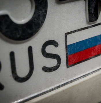 Apsūdzētais uzskata, ka vienīgais konflikta sākuma iemesls bijis saistīts ar Krievijas numura zīmi uz automašīnas.