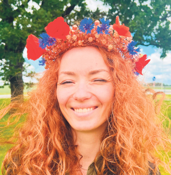 Surdotulce Elza Āriņa.