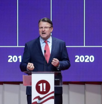 Partijas "Latvija pirmajā vietā" priekšsēdētājs, Rīgas domes deputāts Ainārs Šlesers.