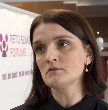 Madara Auzenbaha, Reto slimību koordinācijas centra virsārste. Madara Auzenbaha, Reto slimību koordinācijas centra virsārste.