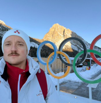 Piedzīvotā netaisnība pret ukraiņu sportistu un agresorvalstu pārstāvju pielaide olimpiādē Latvijas izlases trenerim Ivo Šteinbergam rada
pārdomas, vai pēc šādiem notikumiem olimpiskās spēles var
stādīt par augstāko mērķi?