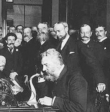 A. G. Bells pie telefona 1892. gadā.