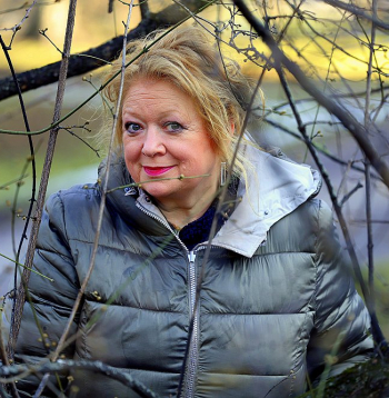 Leonarda Ķestere-Kļaviņa: "Esmu lepna par mūsu brīnišķīgajiem operas solistiem, par izcilajiem pianistiem, par kora mūziku, par mūsu diriģentiem. Priecājos, cik brīnišķīgi turpinās mākslas starptautiskās saites." Leonarda Ķestere-Kļaviņa: "Esmu lepna par mūsu brīnišķīgajiem operas solistiem, par izcilajiem pianistiem, par kora mūziku, par mūsu diriģentiem. Priecājos, cik brīnišķīgi turpinās mākslas starptautiskās saites."