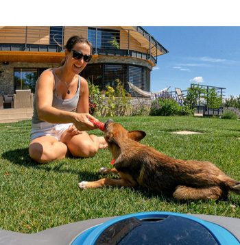 Lai vasarā vairāk laika atpūtai — ļauj zālienu kopt robotam.