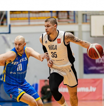 Kristaps Ķilps (no labās) pret Robertu Bērzi, "VEF Rīga" pret "Ventspili" – Latvijas un Igaunijas līgas ceturtdaļfināla īpašais duelis.