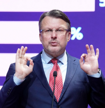 Partijas "Latvija pirmajā vietā" priekšsēdētājs, Rīgas domes deputāts Ainārs Šlesers.