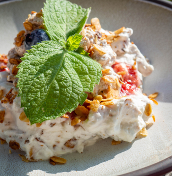 Auzu pārslas ar putukrējumu. Auzu pārslas ar putukrējumu.