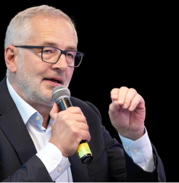 Žurnālists Jānis Domburs.