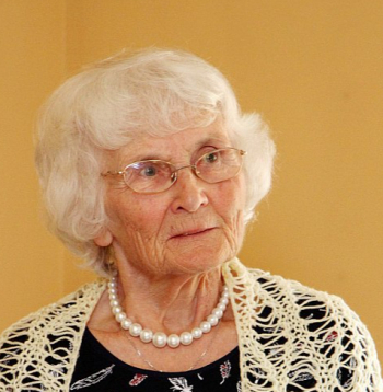 Anda Līce: "Mēs esam ārkārtīgi dzīvelīgi. Latvijas zemei ir tik daudz karu gājis pāri, bet mēs kā zāle vienalga atzeļam. Tas ir ļoti daudz. Īstenībā – pats galvenais." Anda Līce: "Mēs esam ārkārtīgi dzīvelīgi. Latvijas zemei ir tik daudz karu gājis pāri, bet mēs kā zāle vienalga atzeļam. Tas ir ļoti daudz. Īstenībā – pats galvenais."