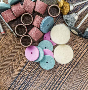 Slīpmateriāli koka grīdām.