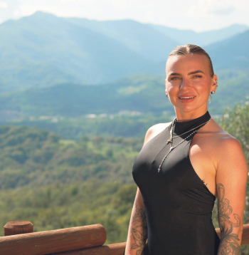 "Intrigu villas" Elīna. "Intrigu villas" Elīna.