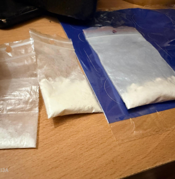 Valsts policija Rīgā izņem narkotikas.