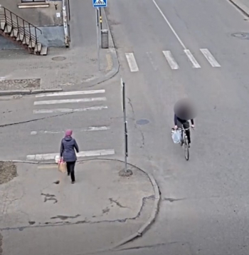 Vainīgais velosipēda vadītājs.