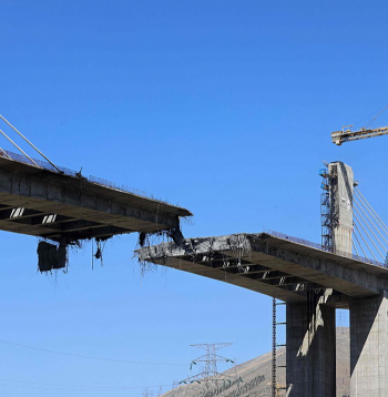 ASV gaisa triecienos 2. aprīlī 35 kilometru attālumā no Teherānas tika sagrauts Irānā augstākais tilts B1, kas atbilstoši valsts mediju ziņotajam bijis 136 metrus augsts.