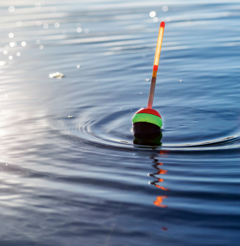 Pludiņmakšķerēšana.