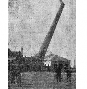 Vecās spēkstacijas skurstenis bija 60 metru augsts.