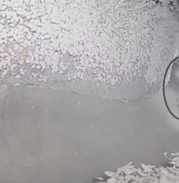 Aizdomās turētais videonovērošanas kameru ierakstā.