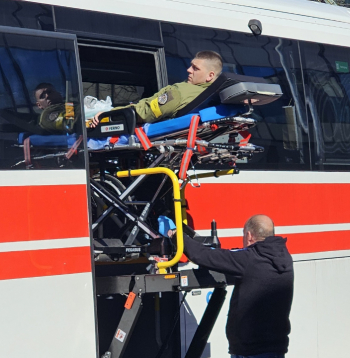 Ievainots Ukrainas karavīrs.