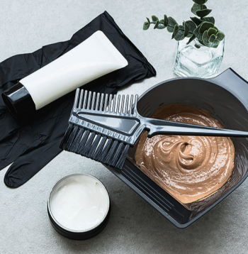 Veikalos pieejamās matu krāsas ir ērtas lietošanai, jo tajās jau sajaukti vairāki krāsu pigmenti.