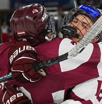 Latvijas U-18 hokejisti.