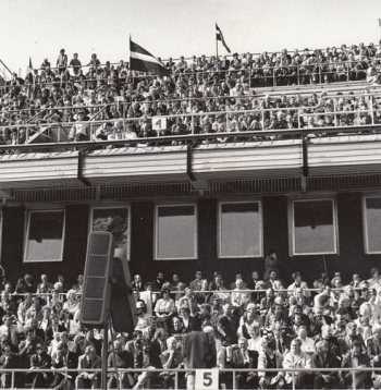 Aprit 36 gadi kopš deputātu sapulces Daugavas stadionā.