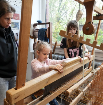 Muzeju nakts Tukuma Audēju darbnīcā 2025. gada 17. maijā.