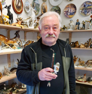 Nikolaja Antipenko kolekcijā ir arī neparastas pīpes ar medību tematiku. Nikolaja Antipenko kolekcijā ir arī neparastas pīpes ar medību tematiku.