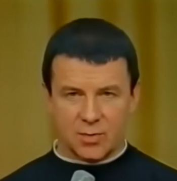1989. gada oktobrī ar varas iestāžu svētību Maskavas Centrālajā televīzijā sāka uzstāties "dziednieks" Anatolijs Kašpirovskis, kurš "ārstēja" attālināti, no ekrāna. 