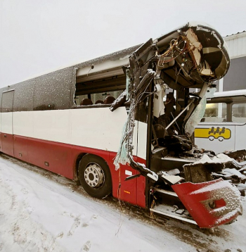 Avārijā sadragātais autobuss. Avārijā sadragātais autobuss.