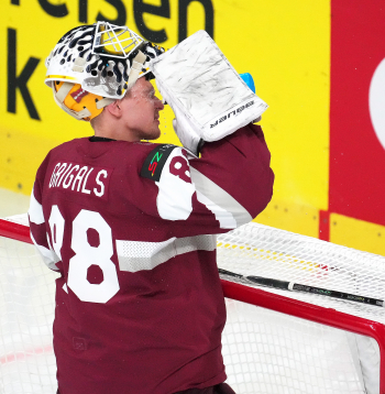 Latvijas hokeja izlases vārtsargs Gustavs Dāvis Grigals 2026. gada pasaules hokeja čempionāta spēlē starp Latvijas un Somijas valstsvienībām "Swiss Life" arēnā Cīrihē. Latvijas hokeja izlases vārtsargs Gustavs Dāvis Grigals 2026. gada pasaules hokeja čempionāta spēlē starp Latvijas un Somijas valstsvienībām "Swiss Life" arēnā Cīrihē.