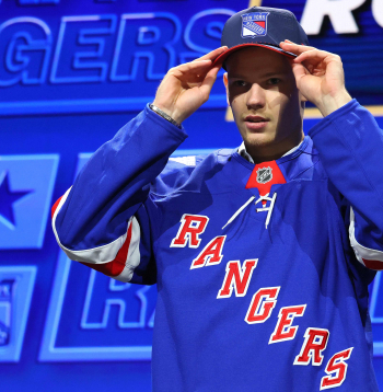 Latvieti Albertu Smitu 2026. gada NHL drafta pirmajā dienā, 2026. gada 26. jūnijā Bufalo (Ņujorkas štatā, ASV), Ņujorkas "Rangers" ar kopējo piekto numuru izvēlējās NHL draftā.