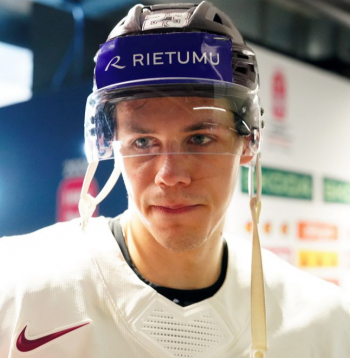 Hokejists Sandis Vilmanis.