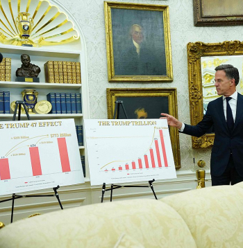 NATO ģenerālsekretārs Marks Rite Baltā nama apmeklējuma laikā 24. jūnijā iepazīstināja Donalda Trampa administrāciju ar NATO dalībvalstu Eiropā un Kanādas aizsardzības izdevumu pieaugumu. NATO ģenerālsekretārs Marks Rite Baltā nama apmeklējuma laikā 24. jūnijā iepazīstināja Donalda Trampa administrāciju ar NATO dalībvalstu Eiropā un Kanādas aizsardzības izdevumu pieaugumu.