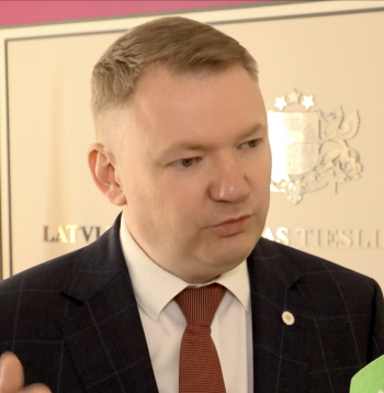Tieslietu ministrs Edvards Smiltēns. Tieslietu ministrs Edvards Smiltēns.