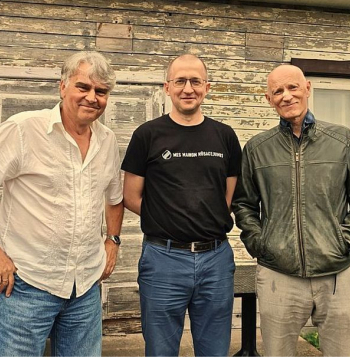 "Mēs mainām noteikumus" saraksta pirmie numuri: Vidzemē – Alvis Hermanis (no labās), Rīgā – Jāzeps Baško, Latgalē – Ainars Mielavs.
