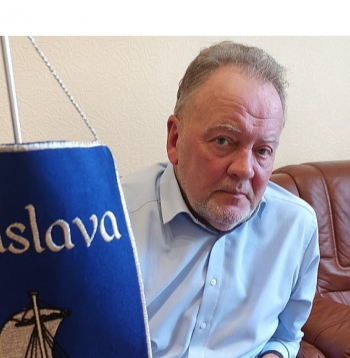 "Nekas ārpus Rīgas un Pierīgas taču vairs nav izdevīgi, par visu valstij jāpiemaksā – mūsu iedzīvotāji to visu redz un klausās jau gadiem, tas viņos krājas, un šī nevajadzīgās nastas sajūta tikai pieaug," atzīst Krāslavas novada mērs Gunārs Upenieks.