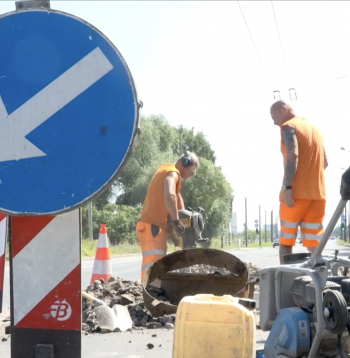Ceļu būves darbi turpinās arī karstā laikā. Ceļu būves darbi turpinās arī karstā laikā.